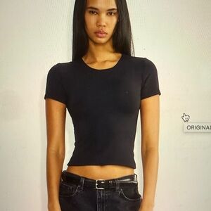 Aritzia Original Contour Crew T Shirt